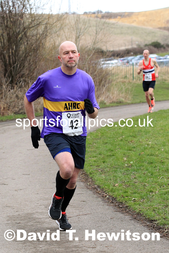 Senior men and veteran men over-40s NECAA Road Relay Champs., Hetton Lyons Park, Hetton le Hole, County Durham. Photo: David T. Hewitson/Sports for All Pics